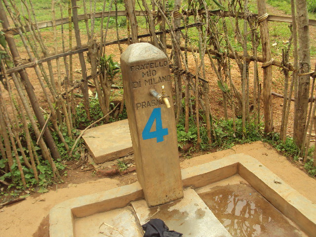 Fontana n° 4 a Ikungu