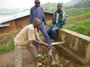 Realizzazione acqua a Kimbulu Butembo 011